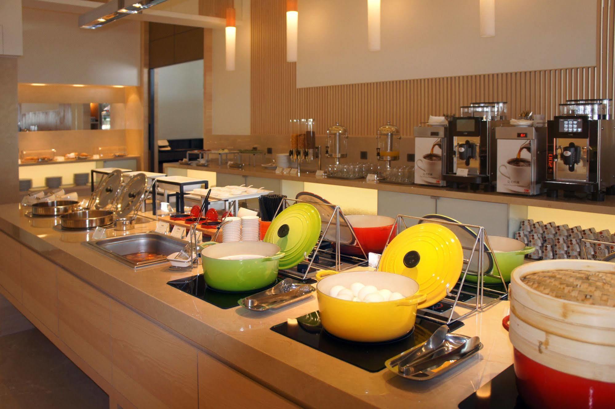 Hotel Cozzi Zhongshan גאושיונג מראה חיצוני תמונה